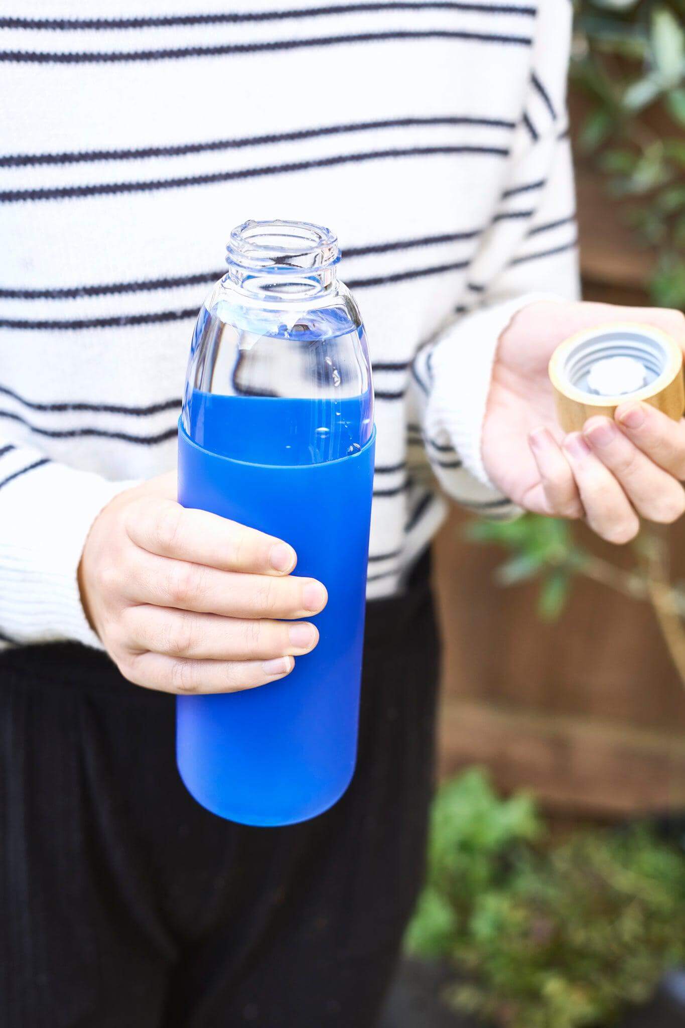 Glass Water Bottle with Bamboo Lid & Coloured Silicone Sleeve 540ml Assorted Colours-Bargainia.com