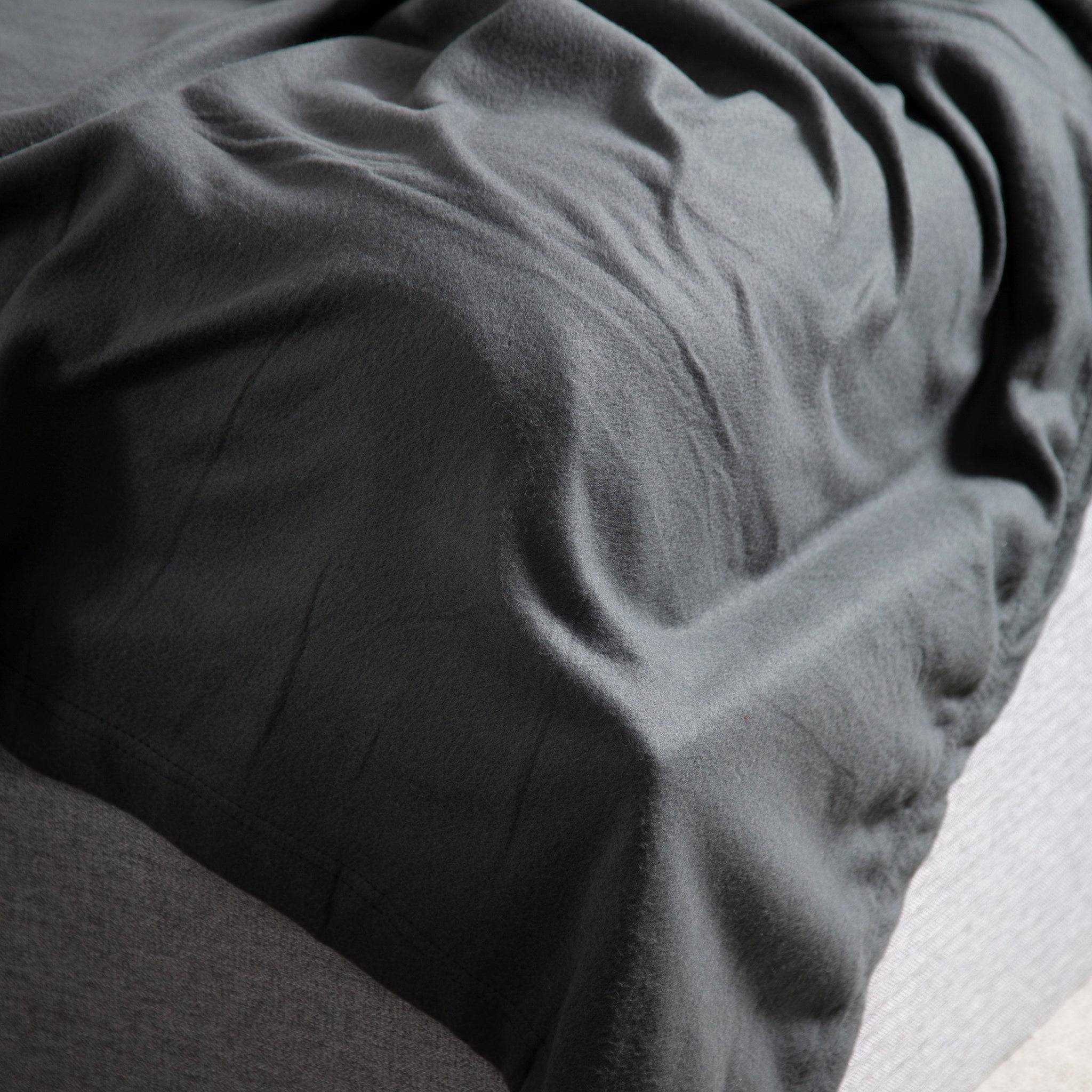 King Size Plain Fleece Blanket - 150 x 200cm - Dark Grey-5056536100870-Bargainia.com