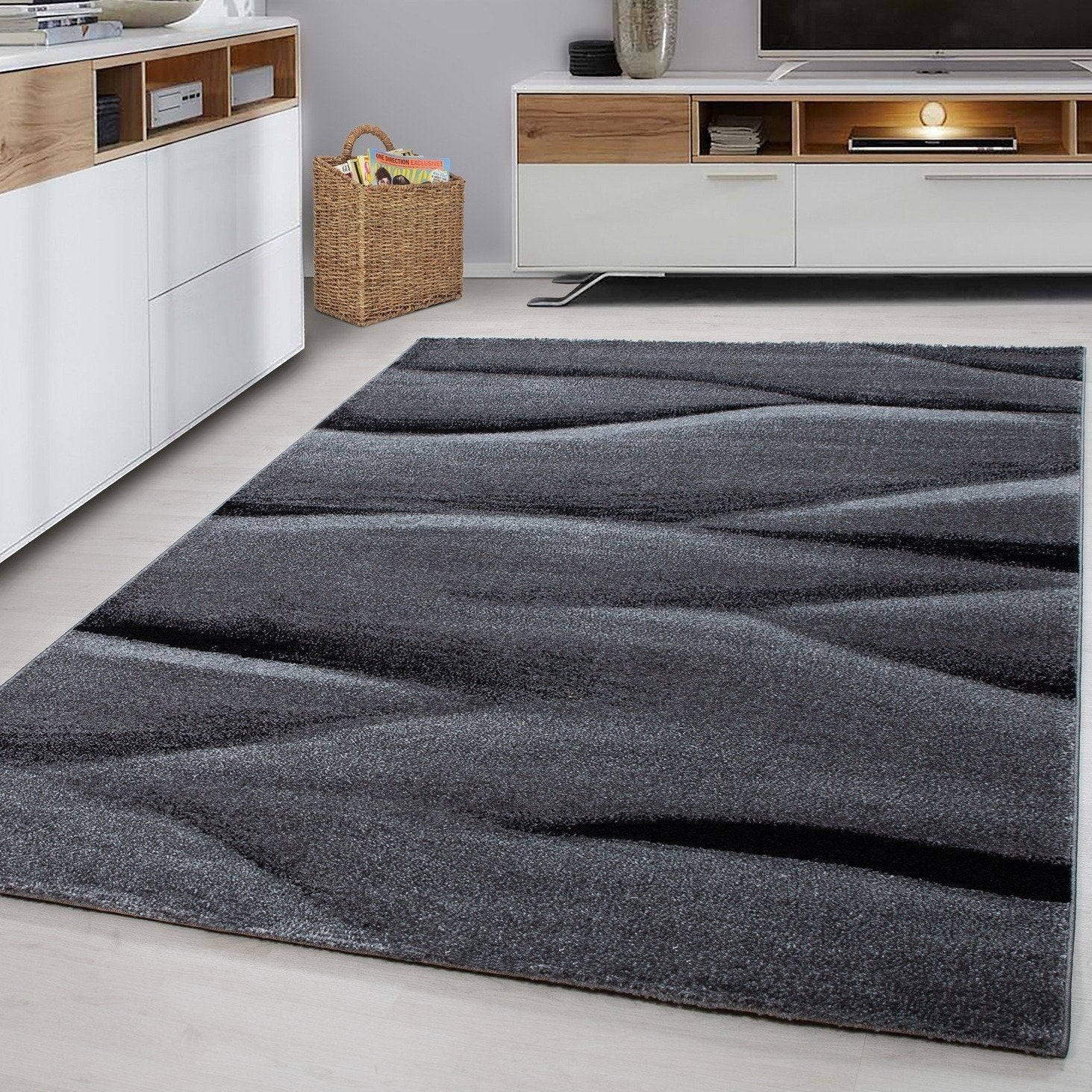 Black Modern Friese Waves Rug - Lucca - Rug Masters